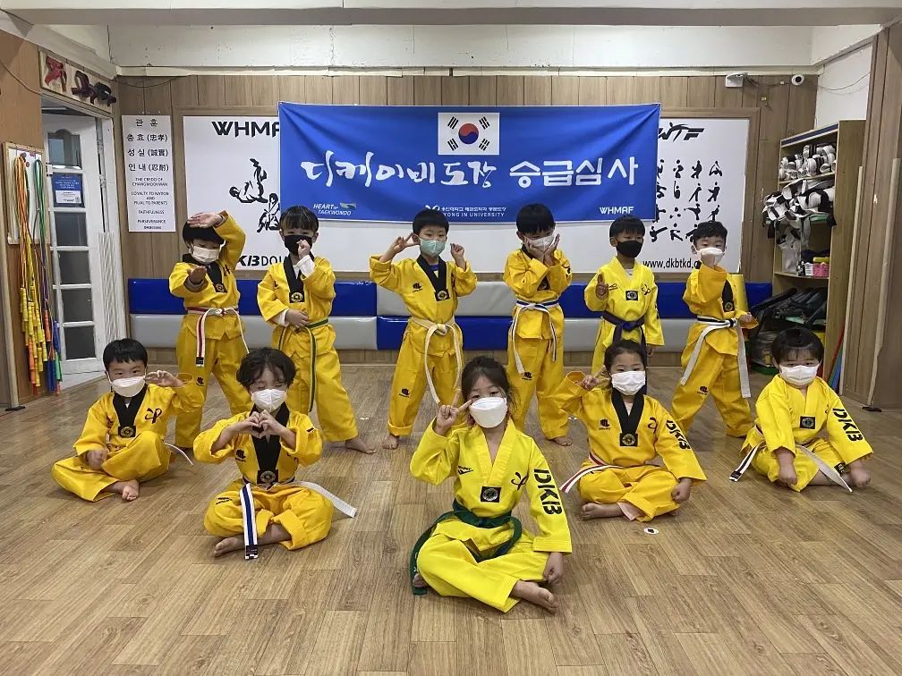 10월 DKB승급심사!!
와..우리딸 개멋짐ㅋㅋㅋㅋㅋㅋ
우리아들 멋진거야 원래 알았지만......
우리딸 저 대장언니포스 뭐지?ㅋㅋㅋㅋㅋㅋ

언니 멋있다♡
7살사이에서 꿀리지않는 6세 너란아이ㅋㅋㅋ
나중에 오빠도 잘 지켜줄꺼지??
ㅋㅋㅋㅋㅋㅋㅋㅋㅋ

#디케이비태권도 #DKB태권도 #수유동태권도
#인업같이 #맞팔 #맞팔하면선팔 #맞팔가요 #맞팔은댓글로 #맞팔선팔환영 #맞팔해요 #맞팔그램 #맞팔댓 #맞팔환영 #맞팔디엠 #맞팔디엠필수 #맞팔디엠..또는..댓 #맞팔디엠댓글 #맞팔100 #맞팔로우 #맞팔해 #맞팔해요우리 #맞팔대환영 #맞팔소통 #맞팔소통환영 #맞팔고 #맞팔가능 #맞팔반사 #맞팔100프로