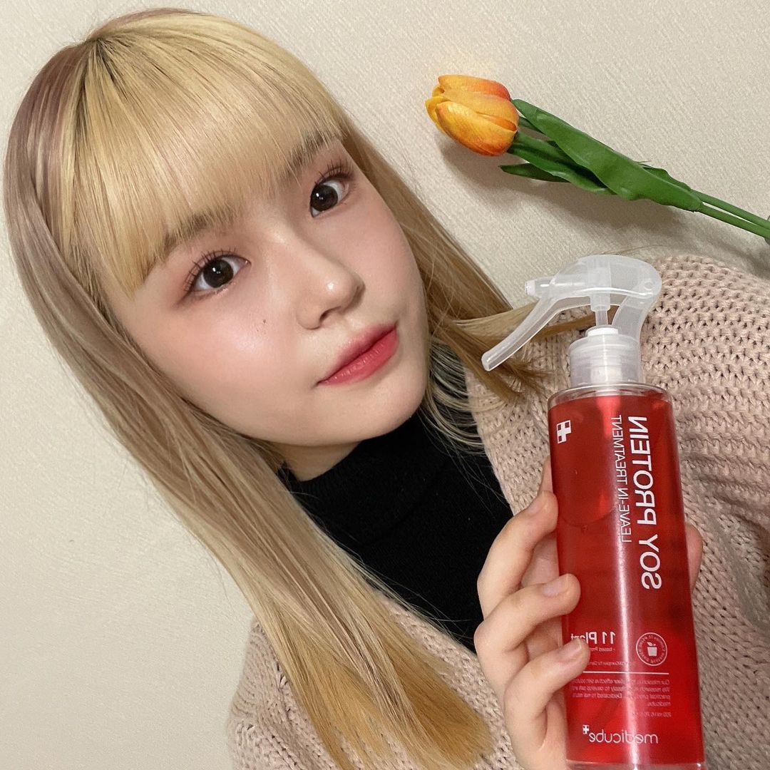 김은영 on Instagram: “#광고 [메디큐브 소이 프로틴 노워시 트리트먼트] 세상에서 가장 쉬운 극손상모 케어❤️‍🩹 샤워 후 젖은 머리에 칙칙 뿌리고 말리면 끝(๑˃̵ᴗ˂̵) 탈