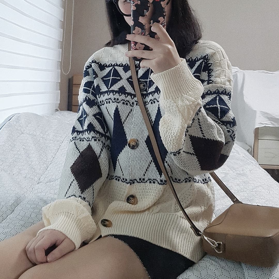ㆍ
아가일 무늬가 귀여워서 자주 손이 가는 것 같아요!
역시 믿고 사는 아이나🌫