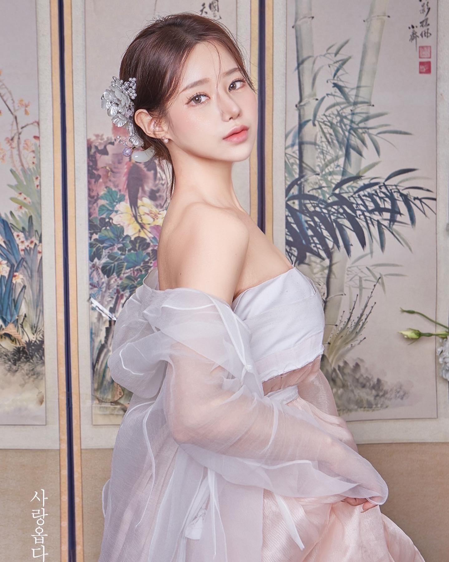 이런 화보오랜만 🌹
계속 찍을거양!!
조금이라도 젊을때 많이 찍어두쟈 💗

#화보촬영 #사랑옵다 #부산사진관 
#개인스냅