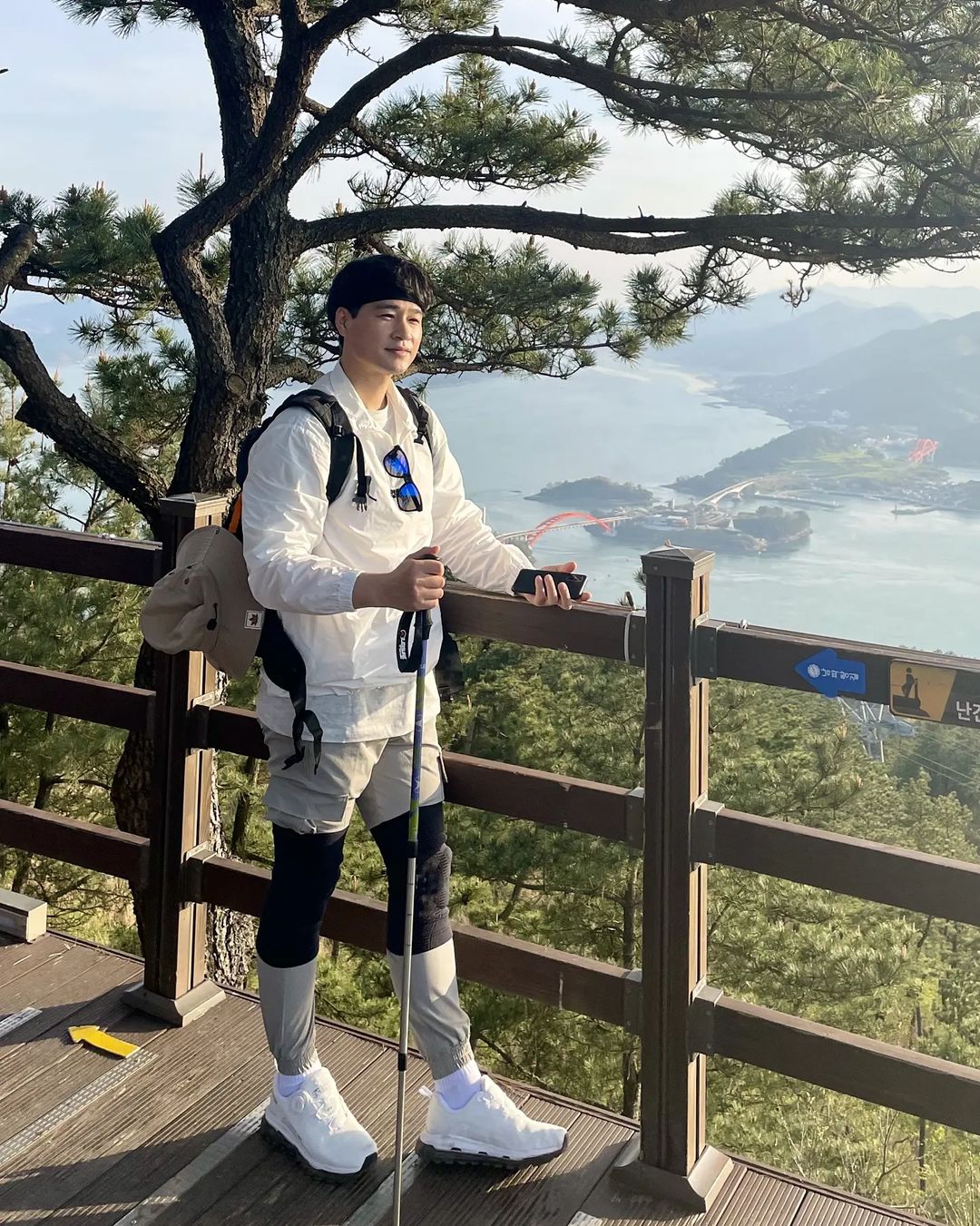 등산스타그램🌿꾸야 on Instagram: “등산을 즐기는 당신의 무릎은 지금 혹사 중?? 🌱얼마 전 스틱없이 영남알프스를 다녀오고 무릎이 정말 안 좋아져서 요즘 짧은 산행만 다니고 있었는데 이