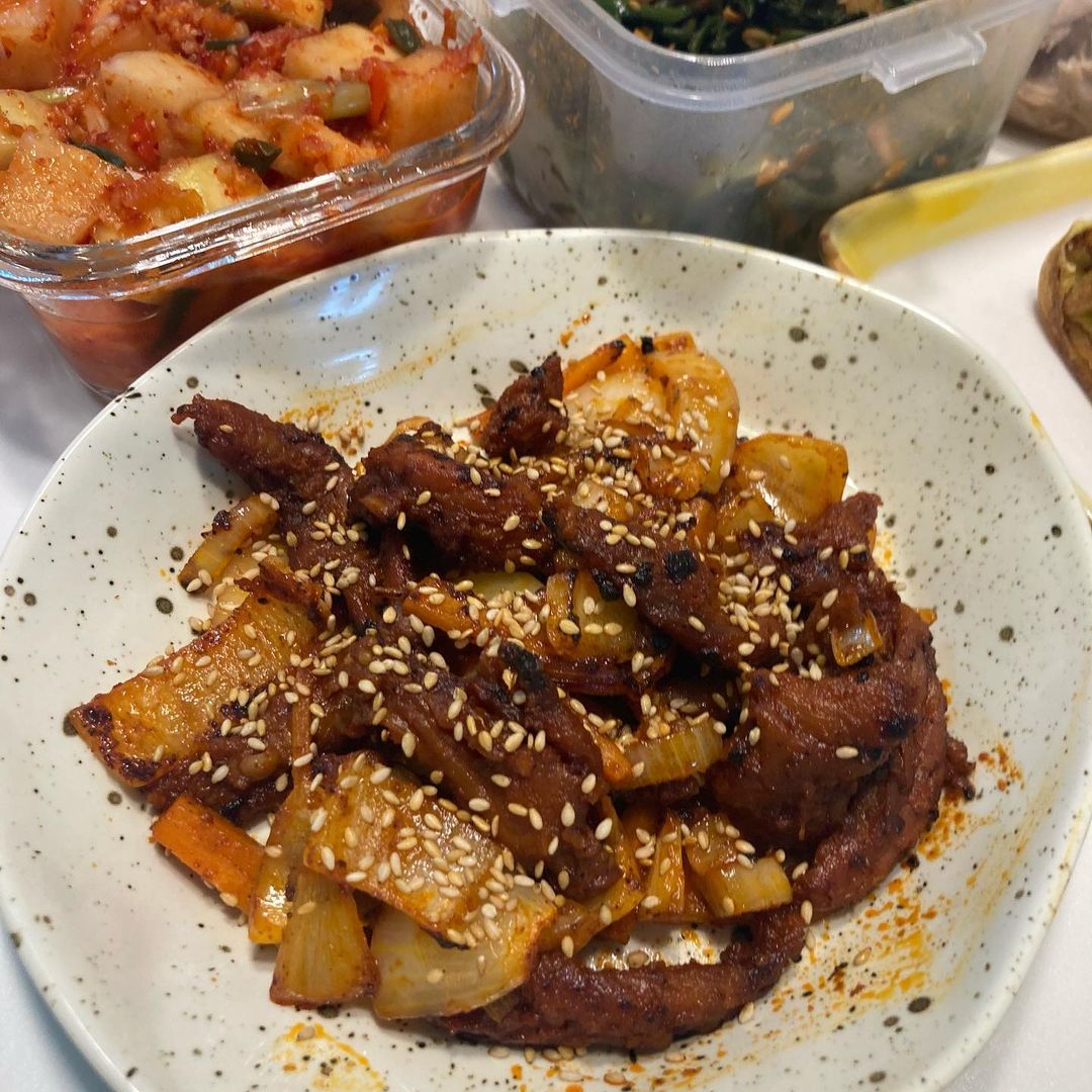 뚜인일상 on Instagram: “#협찬 한잔애 직화 닭목살구이 직화로 구워 불맛이 그대로 나요~! 평소에 포장마차 분위기, 안주를 너무 사랑하는 사람인데 그런곳에서 먹던 그맛 그
