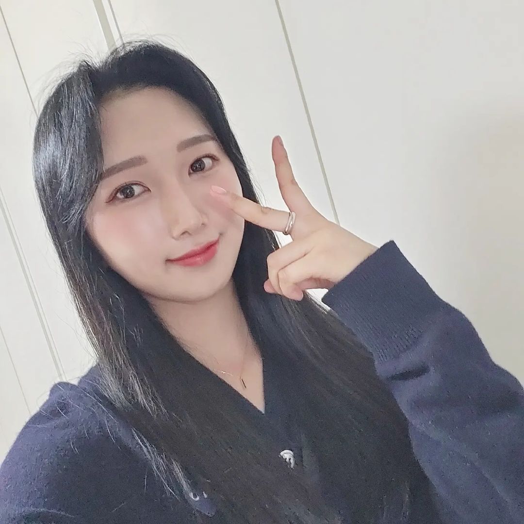 🧸 on Instagram: “#광고 귀여운 고양이와 강아지가 새겨져있어 패션템으로 너무 예쁜 사랑스러운 유기동물들을 위한 후원반지 @daily_unique 😇 #유기동물후원#유기묘후원#유기견후원#유기견기