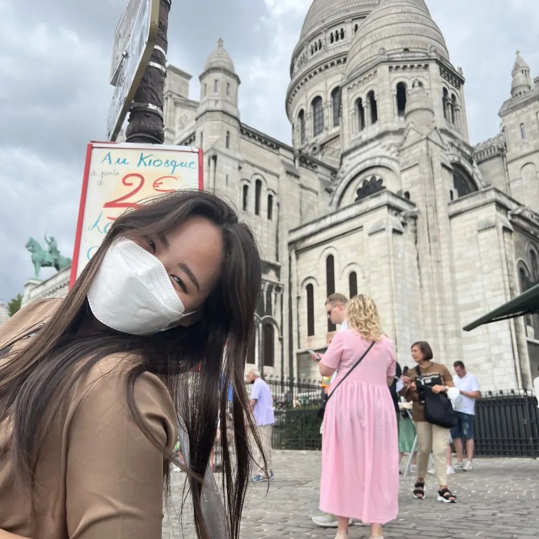 Emily in Paris 😯 For real?