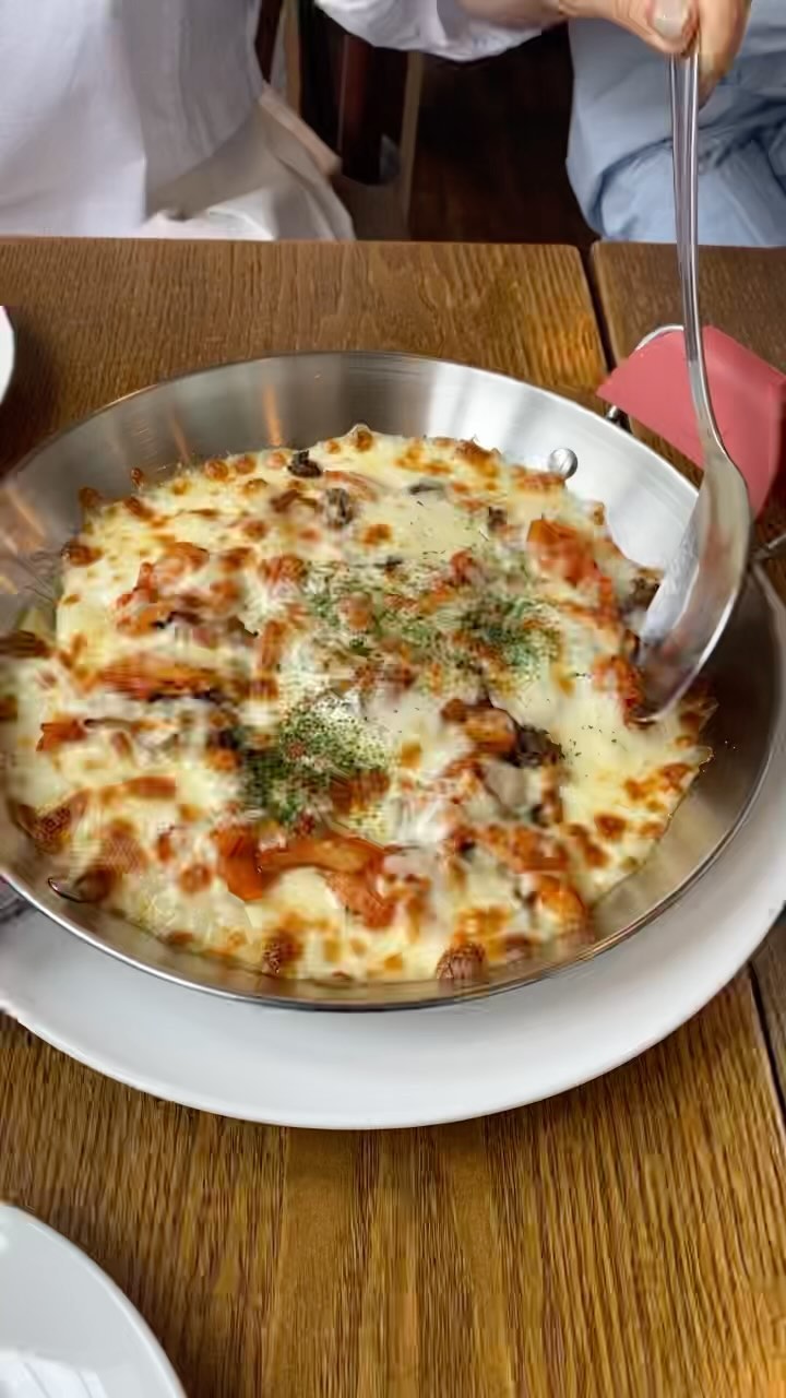 커피와 식사를 한번에 먹을 수 있어서 좋은 곳💛💚
매먹지 강추 메뉴는 김치불고기리조또와 샐러드 파스타 조합🙂
더 많은 맛집 추천은 여기에 👉🏻 @mumukjji 

#살롱드파크 #살롱뒤파크 #올림픽공원맛집 #둔촌역맛집 #성내동맛집 #강동맛집 #올공맛집 #올공브런치 #둔촌역브런치 #둔촌역카페 #올공카페 #김치불고기리조또 #샐러드파스타 #맛집공유 #먹팔