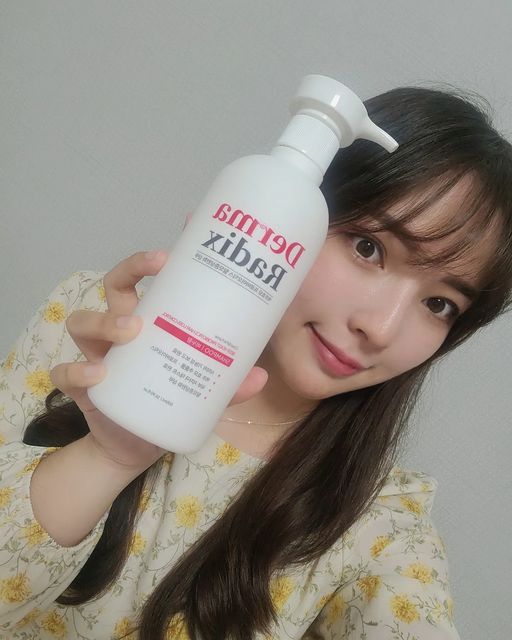 다다,여행 on Instagram: "#제품제공 맥주효모가 가득 들어가 탈모예방에 탁월한 효능을 보여주는 샴푸를 소개해드릴려고해요! 🗒맥주효모 추출물은 많은 단백질과 비타민 함유로 두피에 영양
