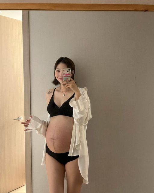 度熺 on Instagram: "#유료광고포함/#광고/#AD 임산부 속옷 인더웨어❤︎❤︎ 이번에 소개해드릴 라인은 넘버4타입m1 / 넘버0타입m2예요! 52g의 초경량 수유브라로 심리스원단인 제품입니다❤︎ 임