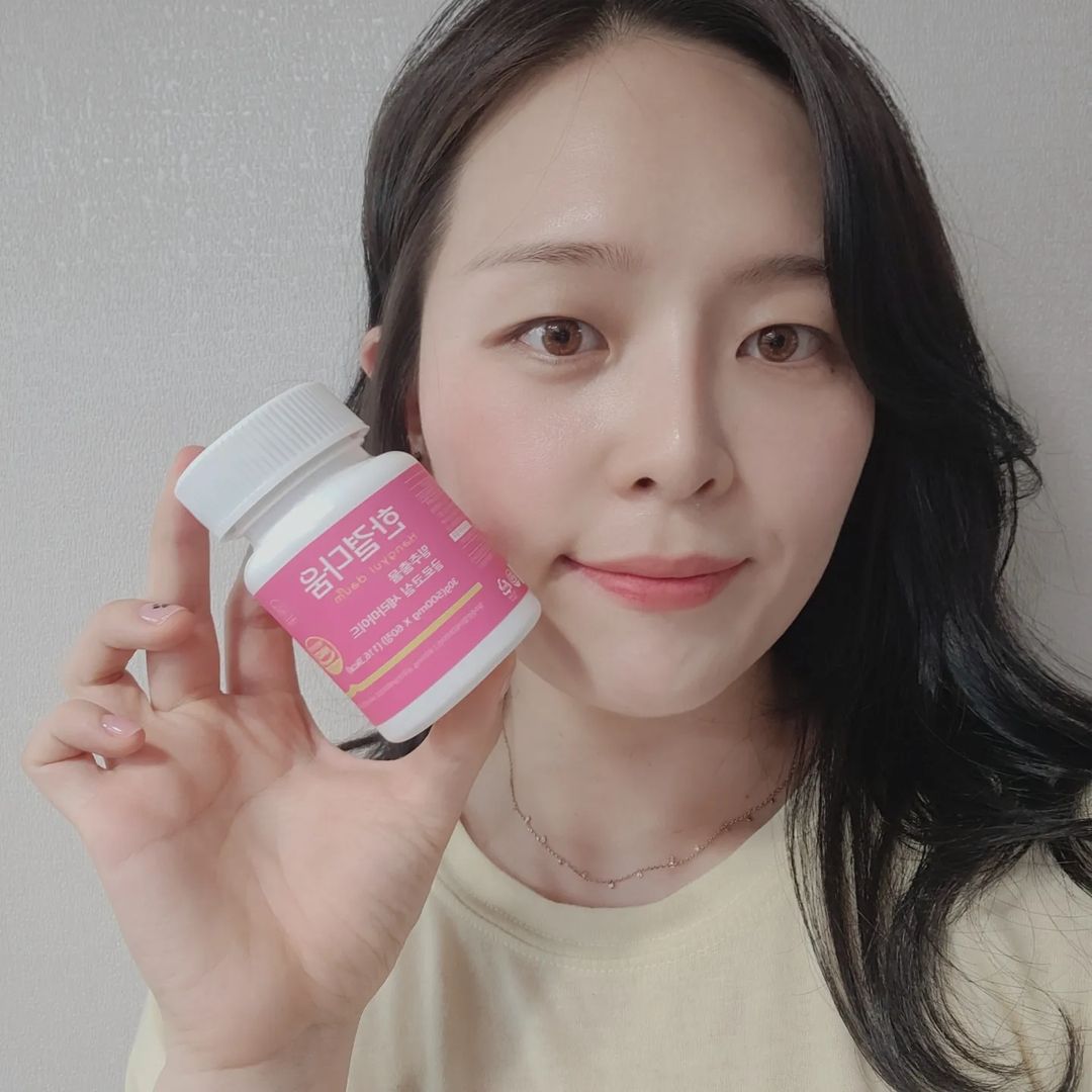 @lovesome_eunn on Instagram: “#광고 [나만의 건강by 셀리마켓] 한결다움 밀추출물 글루코실 세라마이드 요즘 피부가 처지고 탄력도 없어져 콜라겐을 찾던중 가루타입이아닌 정타입의 콜라겐이 나