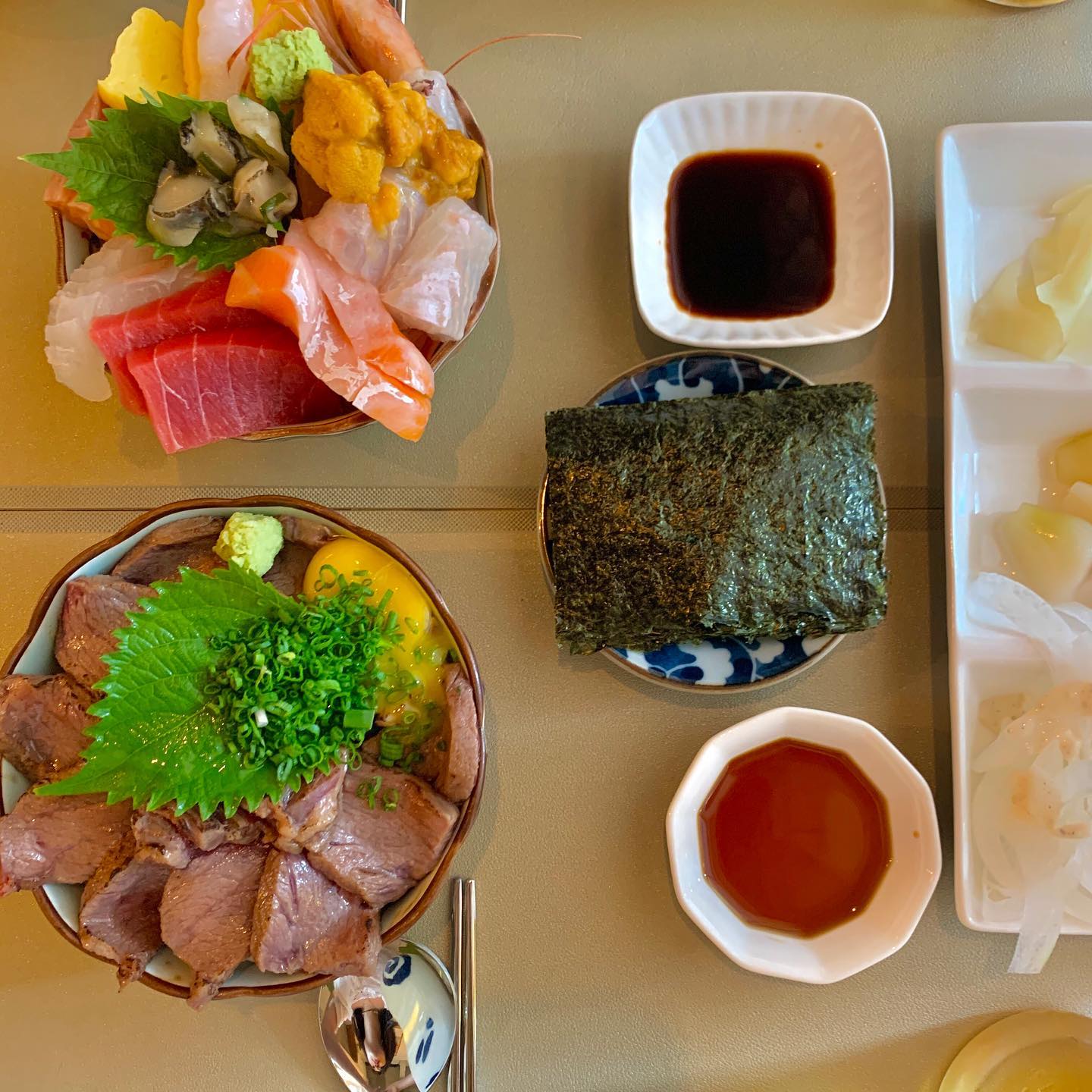 .
연남동 카이센동 맛집 #백식당

카이센동 20.0
+ 우니추가 4.0
 살치살규타다끼동 16.0

재료도 신선하고 
카이센동  규타다끼동 둘다 완젼 맛있어요!!

카이센동 시킬때 우니추가 추천이요!!!

#연남동맛집 #연남동카이센동 #연남동백식당 #연남동일식