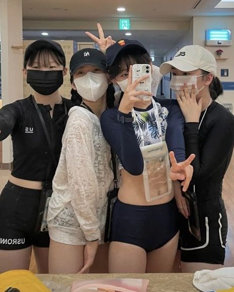 엄마 없이 친구들이랑 워터파크 가고
진짜 다 컸네~

#이제집안일도하자
#엄마이제곰탕끊여놓고
#해외여행갈게