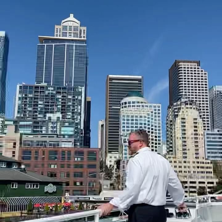 Seattle.🛳

#seattle #downtown #seattlelife #likeforlikes #like #좋아요