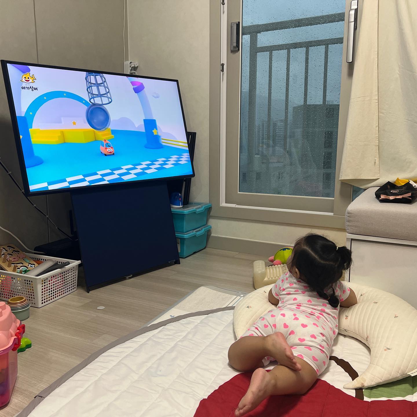 하원 후 자유시간 :)

맘마 준비 할 동안만 보는거야... 🙄

#20개월아기
#최애캐릭터
#상어가족