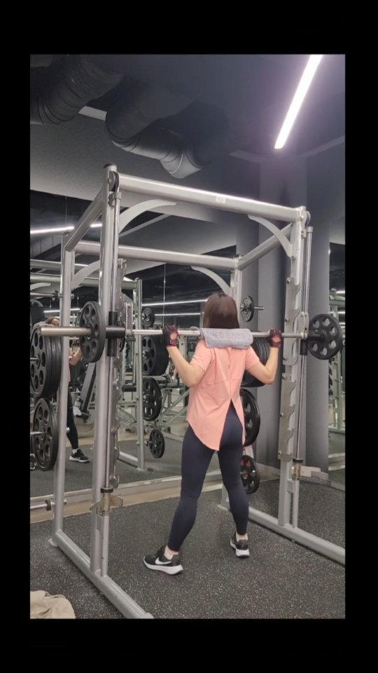 💜이 세상에서 가장 행복한 사람은
모든것을 긍정적으로 살아가는 사람입니다.🌺
제니쌤은 🏋‍♀️아침운동중입니다💪 

🏃‍♀️남은 인생 멋지게💕 

이 세상에서 진실한 친구가
한 사람이라도 있는 사람은 행복한 사람입니다.
 
이 세상에서 가장 아름다운 사람은
마음씨가 따뜻한 사람입니다.
 
이 세상에서 가장 부유한 사람은
가슴이 넉넉한 사람입니다.
 
이 세상에서 가장 착한 사람은
먼저 남을 생각하는 사람입니다.
 
이 세상에서 가장 용기있는 사람은
용서할 줄 아는 사람입니다.
 
이 세상에서 가장 필요한 사람은
삶을 성실히 가꾸는 사람입니다.
 
이 세상에서 가장 지혜로운 사람은
사랑을 깨달은 사람입니다.
 
이 세상에서 가장 훌륭한 사람은
이 모든 것을 행하는 사람입니다.
 
이 세상에서 제일 행복한 사람은
단 한 사람일지라도 그로부터 사랑을 받는 사람입니다.
 
이 세상에서 가장 행복한 사람은
모든것을 긍정적으로 살아가는 사람입니다. 

#헬스장에서 #헬스타그램
#릴스연습 #릴스 #reels 
#헬스 #헬스스타그램
#gym #여수헬스 #헬스하는여자 
#health #헬린이그램 
#헬린이의하루 #아침형인간 
#운동스타그램 
#여수헬스장 #피트니스
#피트니스스타  #휘트니스 
#fitness #건강스타그램 
#소확행