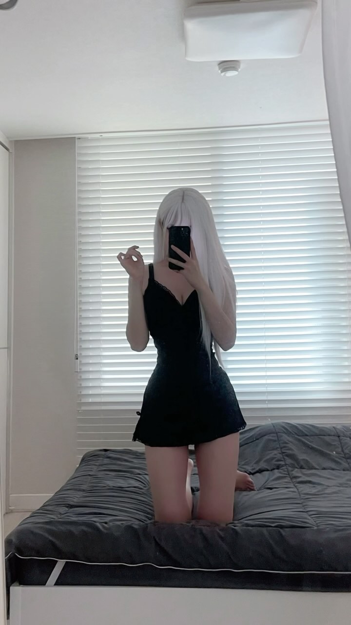 🤍🤍🤍
백발 오이는 어떤데〰️
요즘 너무너무 바쁘게 지내는중 ´ཀ`

#밀린 #하트 누르러 가볼까〰️♥︎