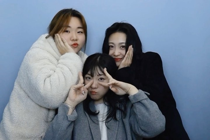 세상 잘맞는 세ㅔㅔㅔ상 잘노는 내최애들🫶🏻❤️
직원 사장님으로 만나 이젠 셋다 자영업자🥹
윤0이 웰컴 투 자영업 월드🙋🏻‍♀️

오골계 4ever‼️‼️‼️‼️‼️
