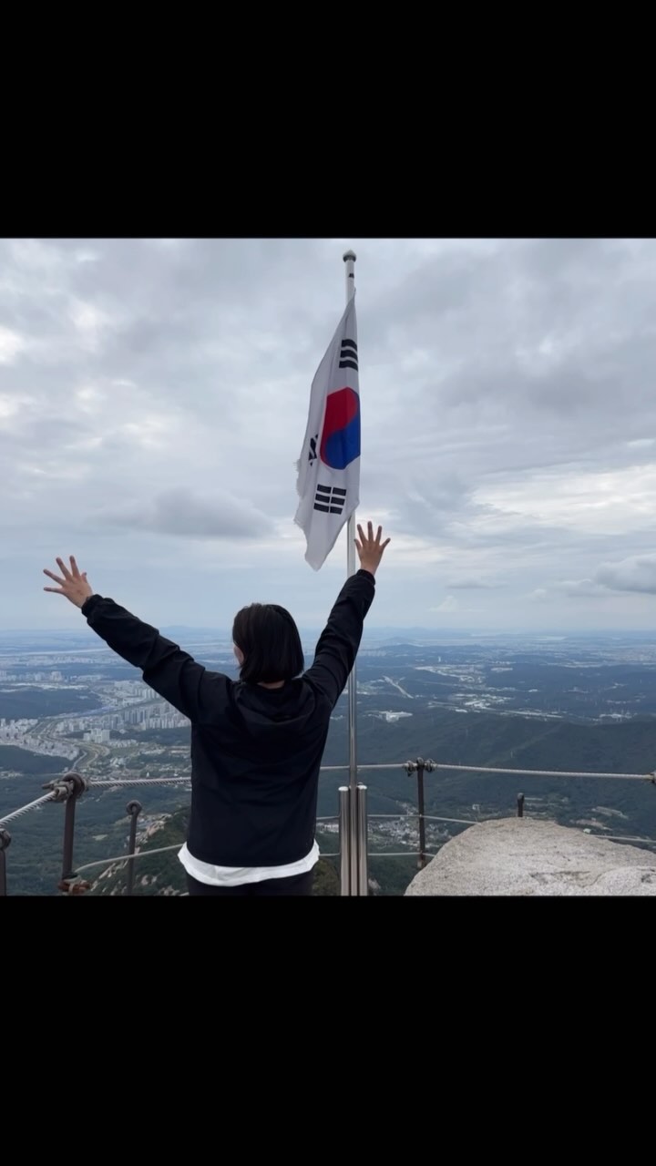 Why not? I can do it ! You can do it ! 

그토록 원하던 북한산 왕복 5시간 30분 등반완료🤣 
집에 와서 보니 땀에 발이 띵띵 족욕한 줄🤣🤭