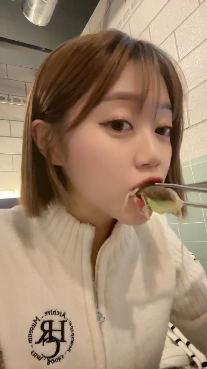 #광고 언더하이볼

술 먹으러갔다가 폭풍식사 하고 나왔습니다 ･ᴗ･
닭발 퀄리티가 남달라요 진짜 찐찐찐 맛있음 그리구 소고기 스키야키 나베 안 먹으면 후회합니다 들어갔다 나오면 +5kg 보장!!!

🟡 사장님의 베스트 추천메뉴 차돌박이 마라크림파스타,직화구이 무뼈닭발
🟠 서울 성북구 고려대로24길 9 지하1층

#광고#안암맛집#안암술집#안암데이트#하이볼맛집#고려대맛집#안주맛집