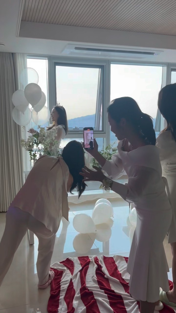 로맨틱코미디🫶🏻
+ 우는영상이 진리인데.. 🤣

#브라이덜샤워  #예신 #bridalshower
