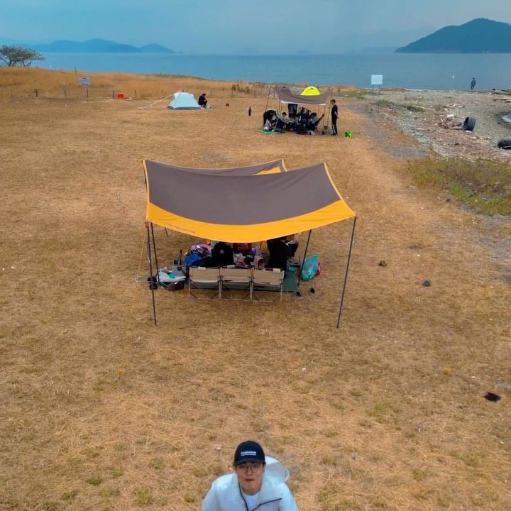 🏕️

언제가도 멋진 노지캠핑명소 ”소쿠리섬“

아직까지 알박기텐트는 많이 있지만 바다멍은 언제나 옳다🏕️

✔️출발지 : 명동선착장
✔️소요시간 : 배타고 10분 
✔️왕복 배편 7천원

🔸화장실(휴지포함) 
🔸개수대 
🔸매점

#백패킹 #노지캠핑 #camping #nature
#backpacking #island #sea #seaview