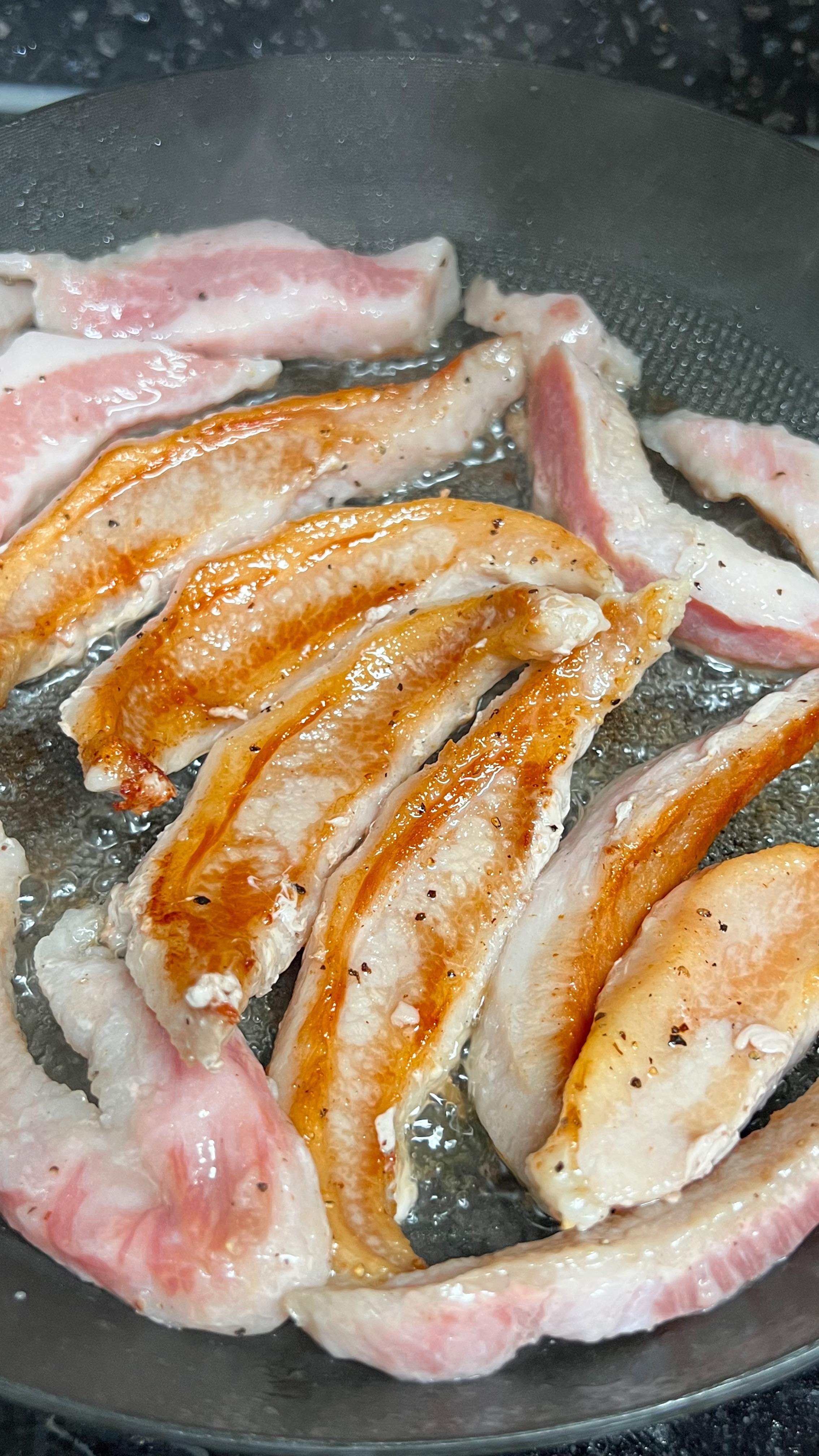 항정살 ASMR 듣고 가시죠,
오늘 저녁은 고기 인가요?🐷
미리 기름칠 해주고 구우니 더 맛있게 구워져요
-
-
-
#항정살 #asmr #고기 #삼겹살 #고기구이 #눈꽃항정살 #지글지글 #택배맛집 #고기맛집 #먹방 #단백질 #다이어트음식 #백년밥상 #집들이음식 #먹방asmr #mukbang #foodreels #samgyupsal #kfood #homecook#koreancuisine #eatrealfood