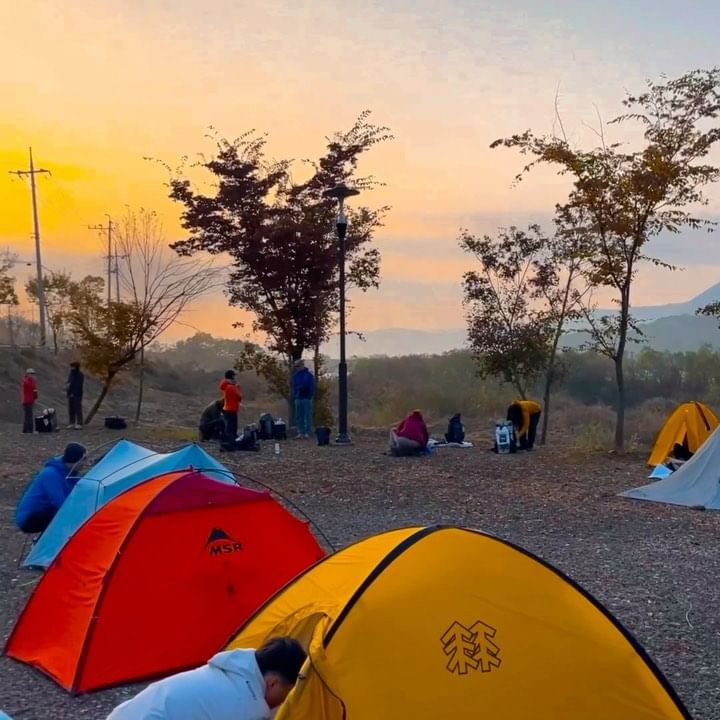 🏕️

가을단풍보다 이쁜 텐풍🏕️

#moonwalkgajo #autumn #backpacking
#가을 #단풍 #텐풍 #백패킹 #view #mountain
