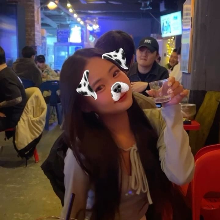 앞에서 찍어주는 친구 무표정 ㅋㅋ
.
.
#인계동 #인계동술집 #인계동카페 #불로군