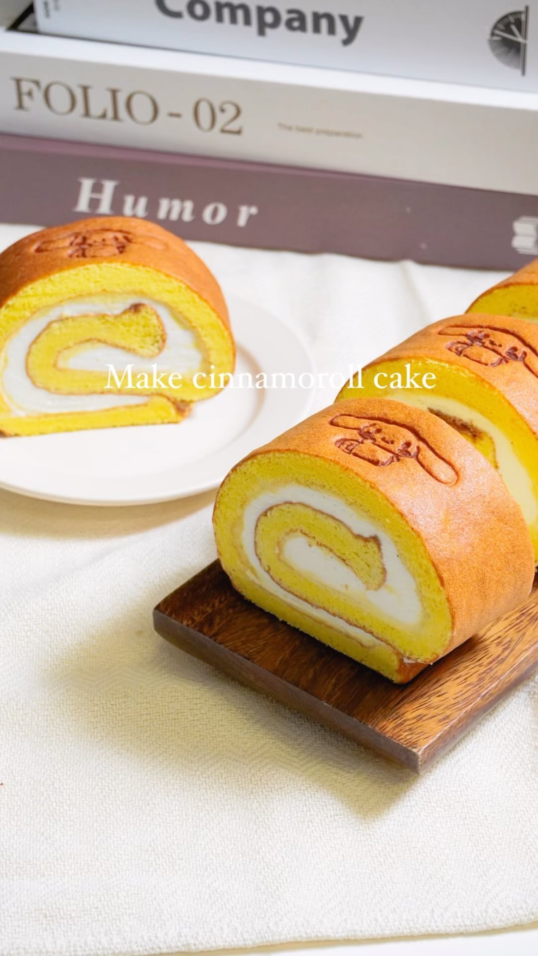 시나모롤케이크 같이 만들어봐요💛

퐁신퐁신 카스테라 롤케이크💛

- 카스테라 롤케잌 반죽
- 크렘 디플로마트 
- 연유크림 
- 시나모롤 인두 

자세한 내용은 영상참조해주세요💛
.
.
.
.
.
.
.
.
.
.
.
.
#크리슈머 #크리슈머레시피 #비앤씨마켓 #시나모롤 #시나모롤케이크 #롤케이크 #롤케이크만들기 #베이킹#홈베이킹 #베이킹릴스 #베이킹 영상