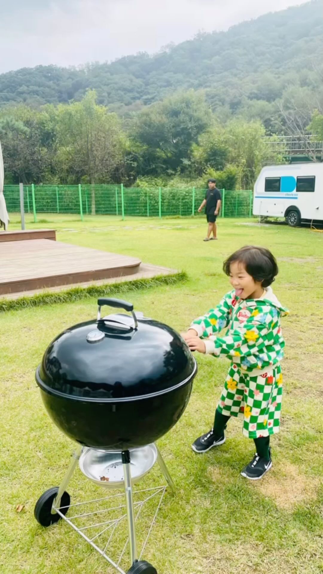 #캠핑 #추석캠핑 #나들이
.
.
.
주원이 형아랑 함께한 캠핑🏕️
또 주원이 형이랑 캠핑가고 싶다는 재이💚
너네만 즐겁다면 엄빠는 힘들어도 행복해~
.
.
.
@jlovvv0217 
#양주나들이 #써니네캠핑장