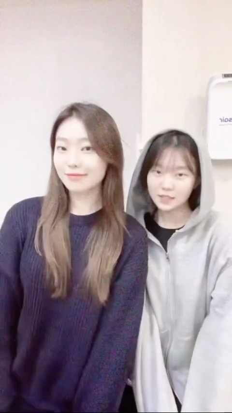 누가 언니고 누가 동생이게 🤝🏻 
하 릴스 재밌다 @내동생 #널만나면세금도어쩌구