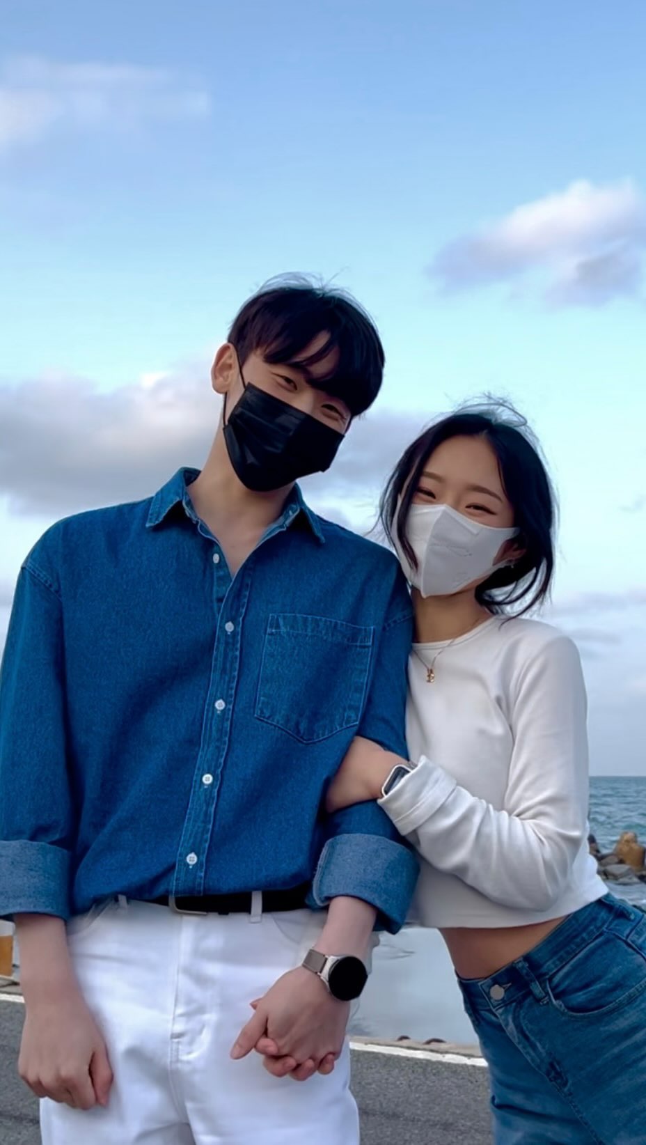 _
🌊🌊👦🏻👩🏻🌊🌊