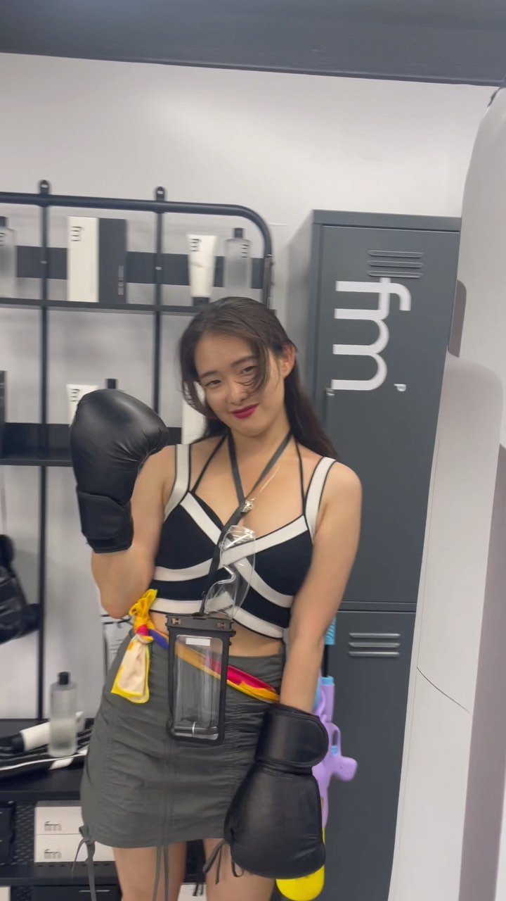 Stresssss OUT!!

#fm #fmproject #워터밤 #프리즘 #권투 #waterbomb #stress #boxing #punch