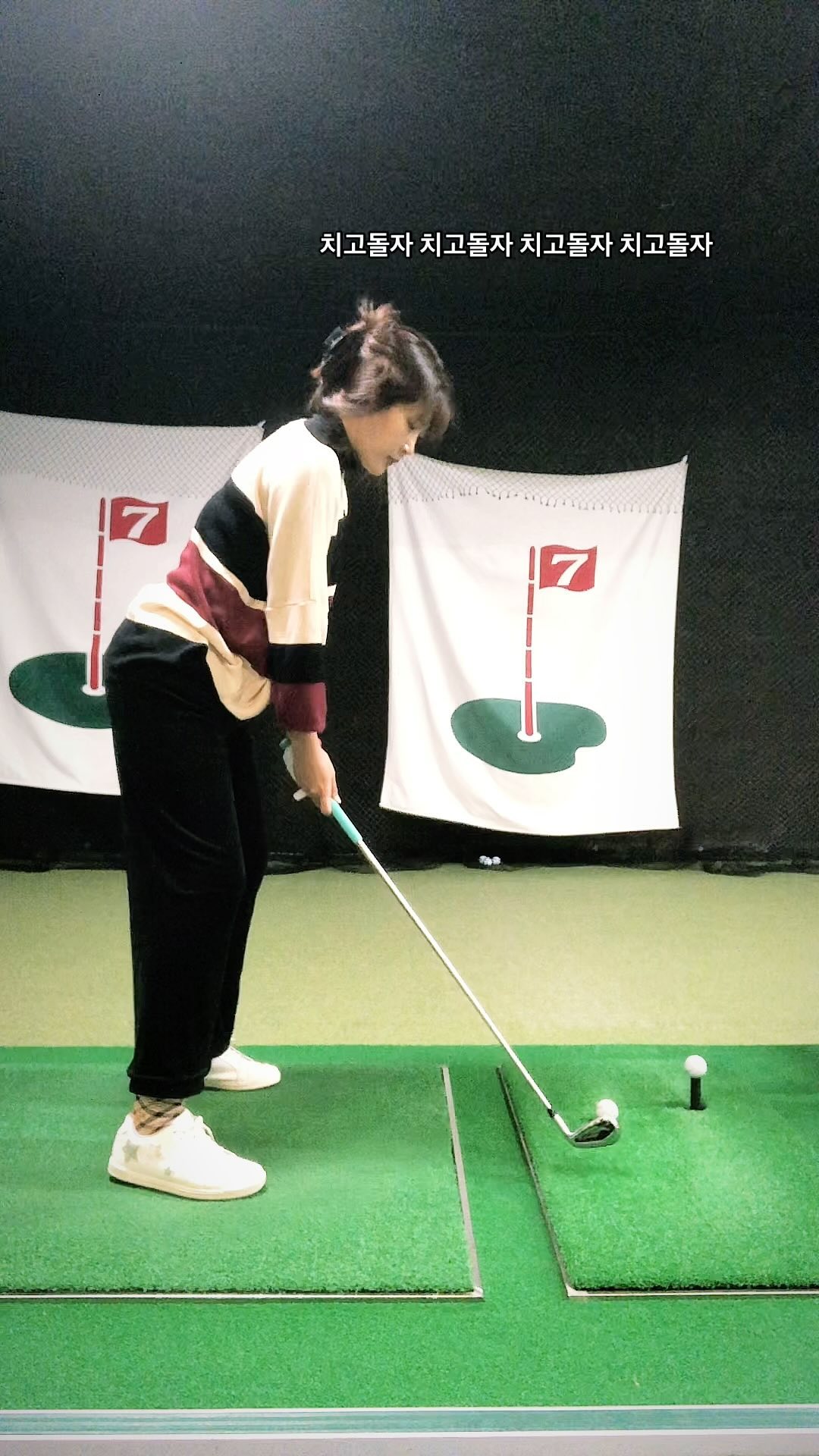 .
일하고 와서 급히 신발만 갈아신고 🏌🏻‍♀️
머리는 산발에 윗옷도 거슬려서 배바지 우겨넣고😅
하지만 스윙교정보다 표정교정을 해야겠는데
ㅋㅋㅋㅋㅋㅋㅋㅋㅋㅋㅋㅋ

#골프 #골프연습 #골프스윙 #스윙교정 #아이언스윙 #golf #golfstagram #golfswing #골프스타그램 #골린이
