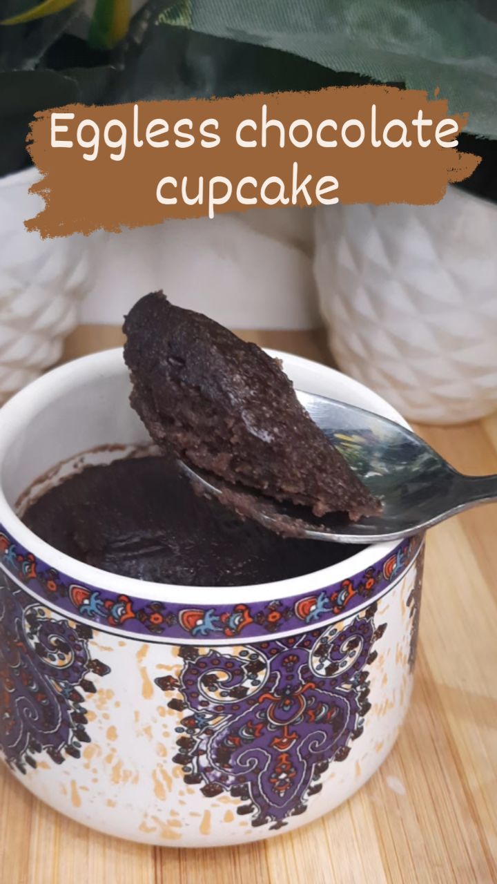 Eggless chocolate cupcake 😍🍰
A sweet treat for all of your cravings🍮🍫

🌸 Must try recipe for all the chocolate lovers ✅

👉Follow us @recipemania ❤
.
.
#chocolate #sweet #cakesofinstagram
#cupcake #dessert #easyrecipes
#egglessbaking #chocolatemugcake #instafood 
#foodphotography #explorepage #quickrecipes #delicious #tastyfood #sweettooth