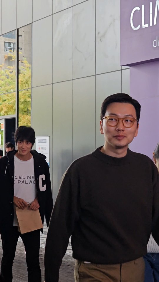 그저 빛,,💖
2번째 보는 참치오빠,,,💖

#천박사퇴마연구소 #천박사퇴마연구소_설경의비밀 #무대인사
#강동원 #이솜 #이동휘 #허준호 #김종수 #박소이 #천박사 #퇴근길