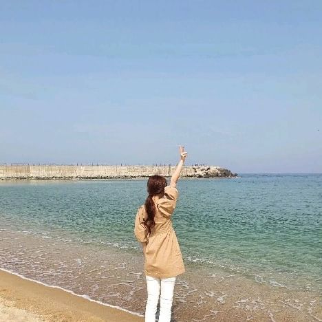 #바다는동해지 #국내여행지추천

주말은 정말 순삭!!
바쁜 거 지나면 바다 다녀와야겠어용💙

바다 하면 역시 동해 바다쥬~??
당일치기로 가기에도 좋은 #속초바다🌊 

예전에는 카페 찾고 여행지 찾는 거 넘 좋아했었는데
갈수록 좋았던 곳을 다시 찾게 되는 거 같아요ㅎㅎ

다음에 제가 다녀왔었던 
맛집, 카페 정리도 한번 할게요 좋은 밤 되세요🤗