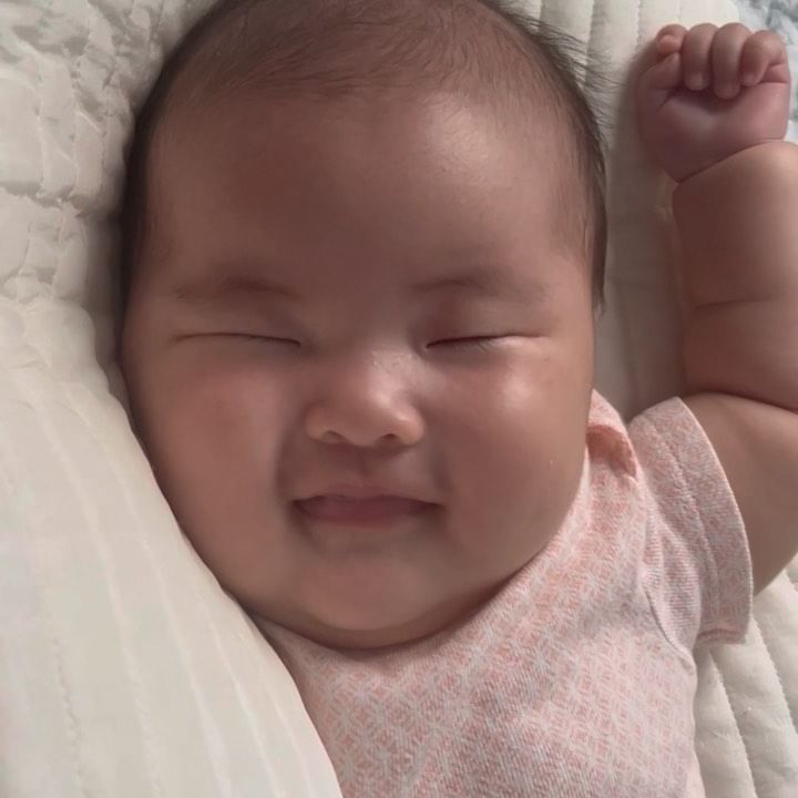 🐻곰돌이 이째
배냇짓 참 귀여워,,🩷🩵

#사랑둥이 #이째 #둘째 #둘째는사랑입니다 #가족스타그램 #럽스타그램 #베이비 #baby #family #하원시간 #다가온다 #2개월 #여아 #딸둘맘 #은평맘 #맞팔 #육아소통환영 #육아일상 #육아스타그램 #젊줌마 #운동 #오운완 #좋아요 #선팔 #댓글 #소통환영 #릴스 #심심해 #백일상 #통잠