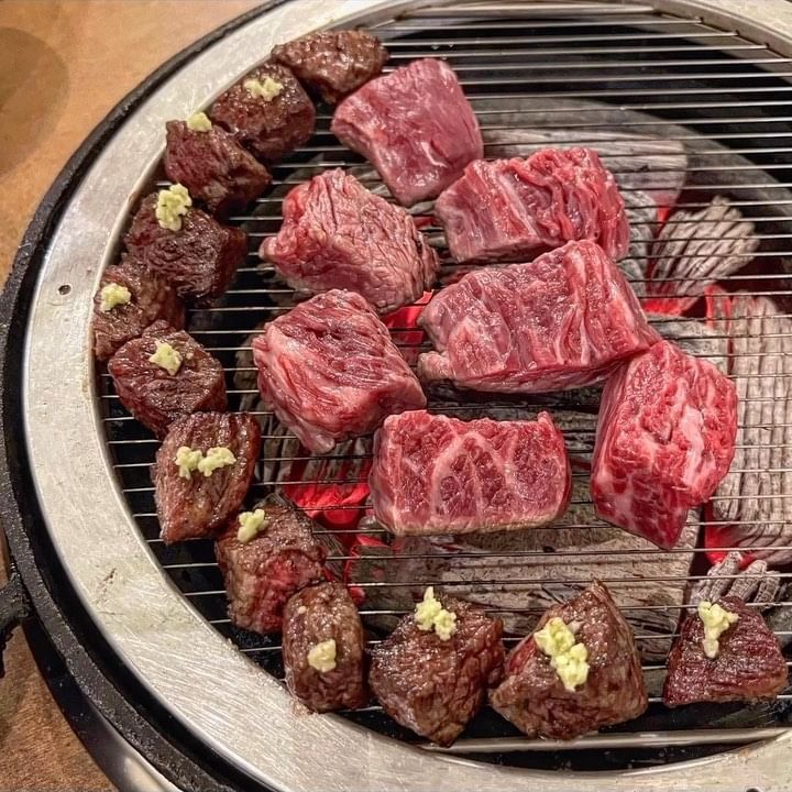 #협찬 _ @sobaektan 

당산역에 위치한 소고기 맛집 소백탄 ❤️ 

싹뚝 모양이라 육즙도 더 가득하고 
보는재미, 씹는재미도 UP UP 

육향 육즙 제대로 즐기고 , 
냉면이랑 고기를 싸먹으면 그건또 얼마나 맛있게요 ㅠㅠ 

매장도 깔끔하고 직원분들도 완전 친절한 소백탄 
당산역 데이트 장소 회식장소 모임장소로 추천합니다 👍

#소백탄 #당신맛집 #당산역맛집 #당산고기집 #당산역고기집 #당산소고기 #당산역소고기 #당산회식 #당산회식장소 #당산역회식 #당산역회식장소 #꽃갈비살 #양념갈비살 #갈비살맛집 #당산데이트 #당산핫플 #당산역핫플 #신상맛집 #당산동맛집 #당산술집 #당산맛집추천 #당산동 #당산동맛집 #당산역 #당산역술집