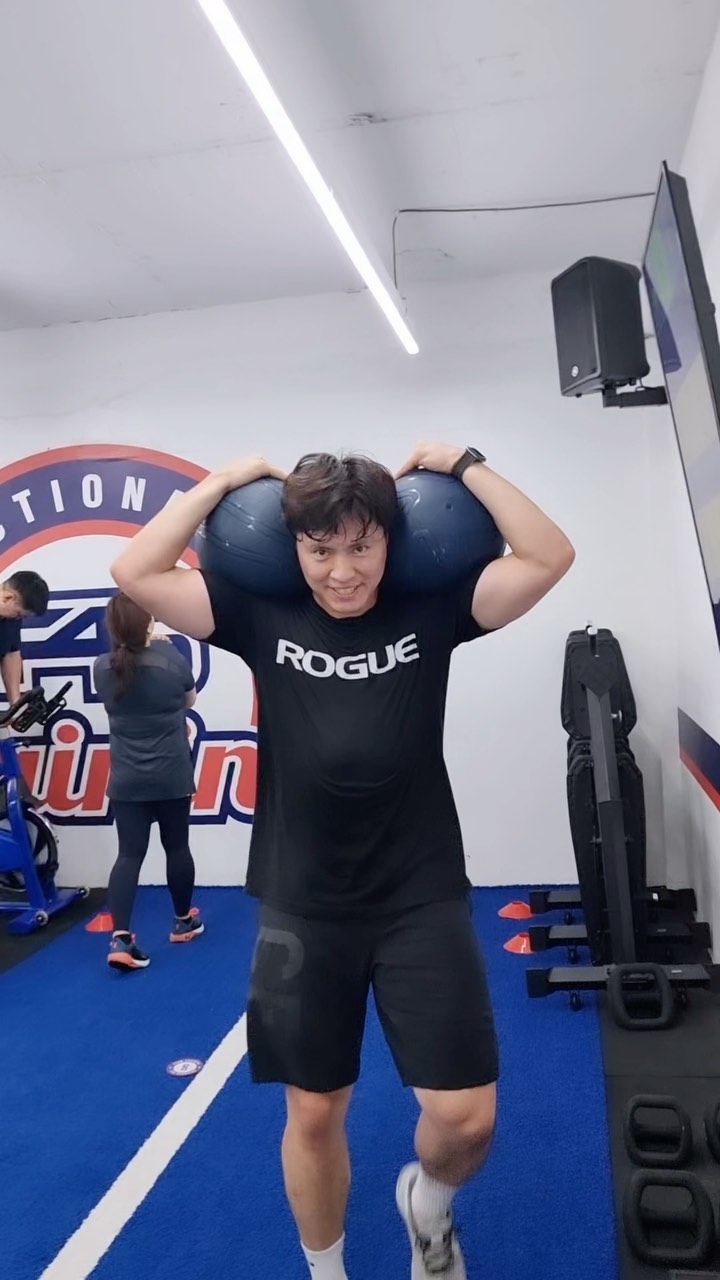 You need to step out of comfort zone!🔥

밖에 비온다고요?! 그래서 운동 안온다고요?! 안전하게 신사오에서 같이 운동해요😁

저는 매일 같이 운동을 하며 저의 wellness한 삶을 균형있게 맞추기 위해 늘 노력합니다. 여러분들도 함께 Wellness를 위해 노력해보아요💪🏼

_
#프사오앰버서더 #f45#신사운동 #운동하는남자 #운동하는여자  #오프완 #오운완 #프사오 #f45korea #운동하는직장인