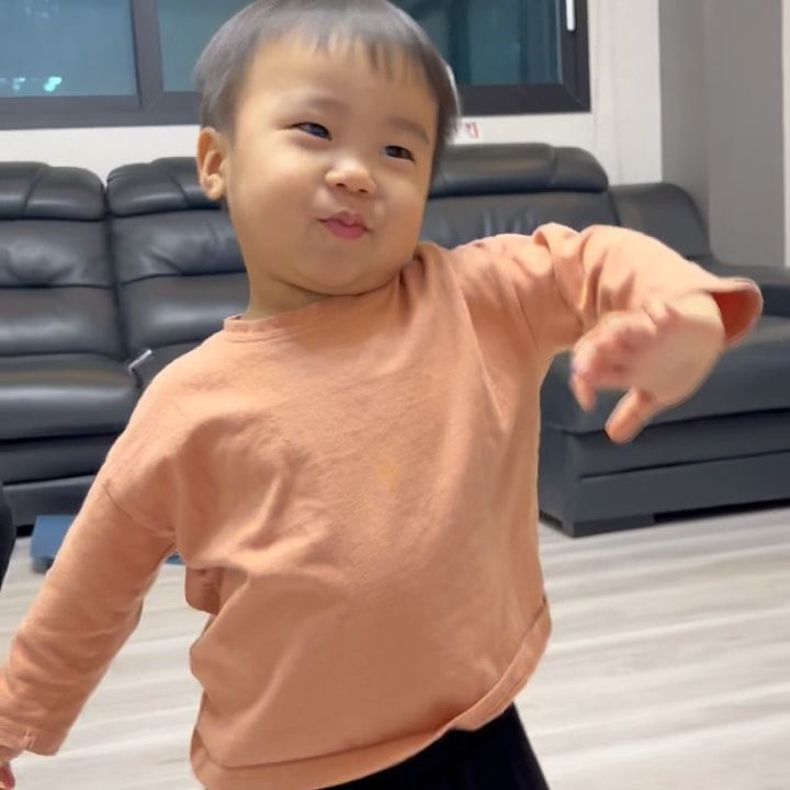 흥생흥사❤

.

.

#쌍둥이 #흥생흥사 #댄싱머신