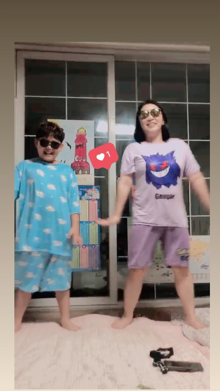 #주말
#나씨세자매 
#조카랑놀기

나 왜이래????

#사람은그런거야
#유행에늦는편