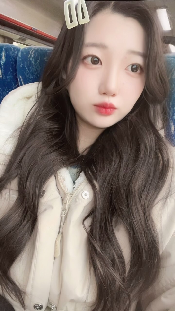 야야 패딩이 날 아무리 미쉐린 타이어처럼 만들어도 따뜻한게 최고야😶‍🌫️