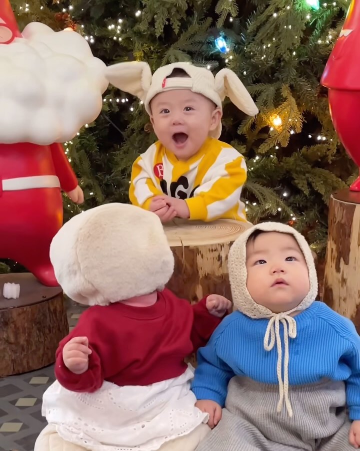 #생후279일

울트라 파워E 후카츄 ㅋㅋㅋㅋ
친구들이랑 트리 도장깨러 출동🎄❤️💚
.
.
.
#아기천사#아들#아들바보#육아스타그램#우행시
#미리크리스마스#크리스마스#트리#9개월아기#공동육아