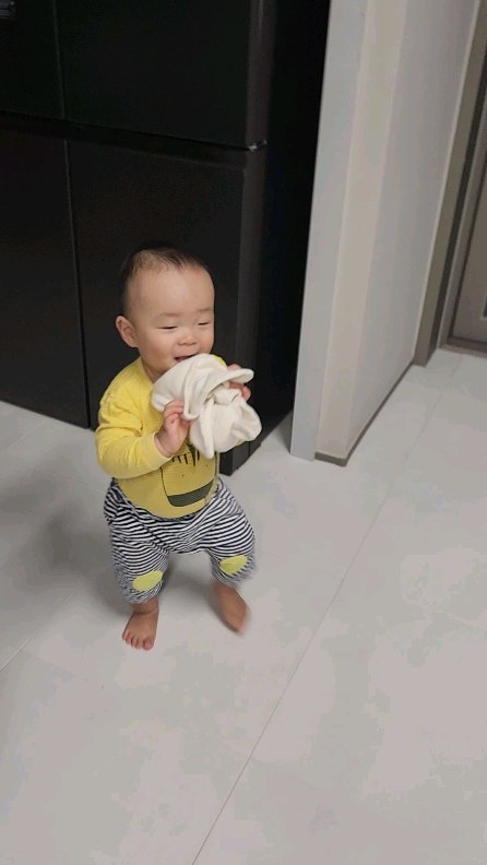 🏡
오늘도 애착 양양이와 집에서 빈둥빈둥

오늘 우봉이 3똥했는데 배가 왜 안들어가지...?🫣