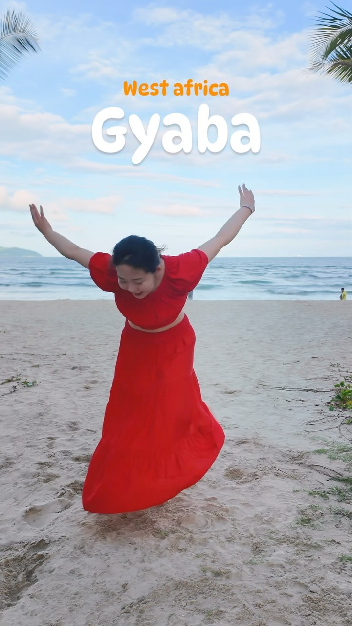 Dance in Danang

💃🏻 Gyaba

Teacher @moon_africadance 
Music by @tekere_official 

📸 @djiglobal #djipocket3 

#danangtravel #다낭여행중 #africandancing #africadance #music #workcation #미케비치해변 #vietnam