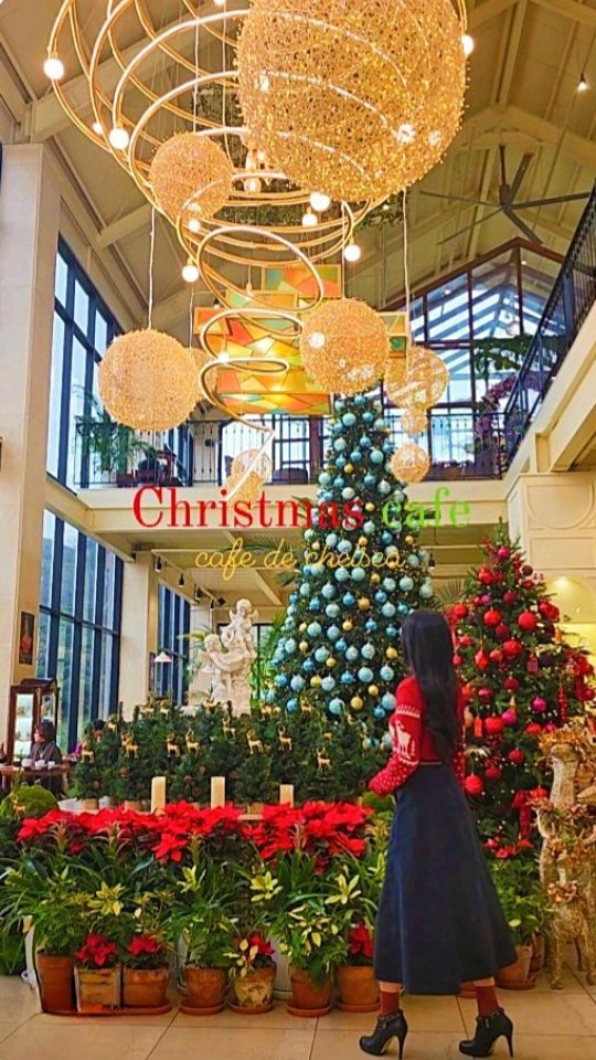 ✔️기다림1도없는 사진찍기 좋은 초대형 트리맛집🎄🎁

아직까지 방문객이 적어 초대형 크리스마스와 인생샷 찍기 좋은 #카페드첼시 🎄🎀💃📸

✔️1층 대형트리존부터 2,3층 다양한 크리스마스 포토존☃️
✔️밤이 되면 반짝이는 야외 트리정원까지🎆

✔️트리 포토존이 가득한 초대형 베이커리카페 #카페드첼시 
이번주엔 여기로 트리사냥가는건 어때?💃

✔️같이 가고싶은사람 태그공유하고 고고🏃‍♀️🏃

📌카페드첼시
경기 김포시 통진읍 김포대로2435번길 107-20(주차무료)
⏰️매일 10:00~21:00(20:30라스트오더)

🎀팔로우하고 더 많은 최신여행정보 받아가세요👆
@rachel_staycation

#카페드첼시 #크리스마스 #크리스마스명소 #트리맛집 #크리스마스카페 #크리스마스데이트 #김포카페 #서울근교카페 #경기도카페 #크리스마스트리 #크리스마스가볼만한곳 #크리스마스핫플