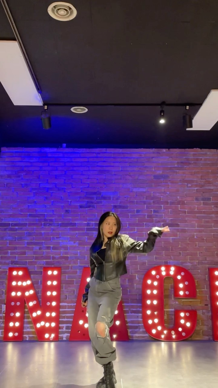 골반 챡챡
.

@viviz_official - #MANIAC

.
.
.
.
#VIVIZ #비비지 #매니악 #매니악챌린지 #dancecover #kpop #fyp