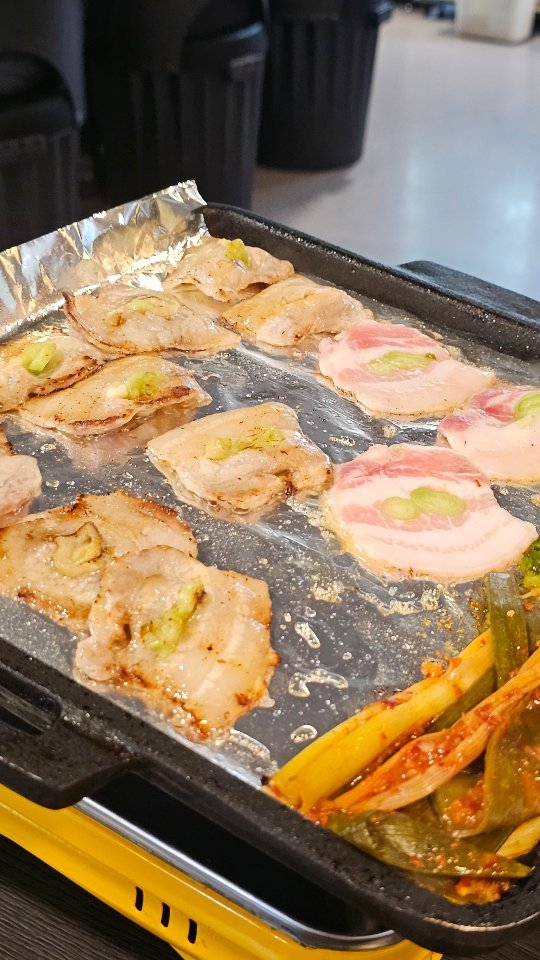 🥓 #삼성골목집 
그냥 냉삼아니고 파냉삼💚
파냉삼은 처음인데 걍 맛있음ㅋㅋㅋㅋ