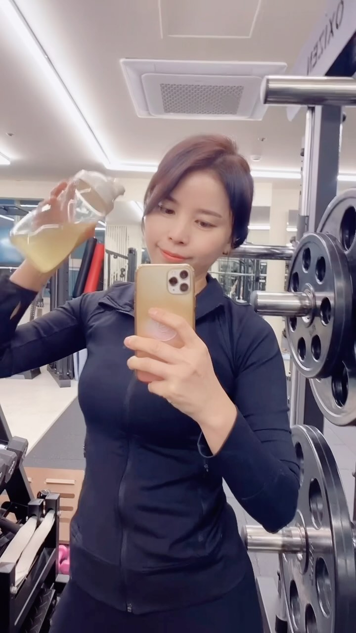 #광고#악마다이어트앰버서더 #악마다이어트1기
.
악마다이어트와 함께 하는 요즘!!!
악마다이어트로 체지방 빼주고👗
효소로 장건강 챙기고➰
먹는레티놀로 피부건강 챙기고!!✨
이보다 뭐가 더 필요할까??ㅎㅎ
다이어트가 즐거워진 일상!!!
오늘도 열운하고 맛있게 일상 필수템 챙기기💪🏻
.
.
.
@devildiet
악마다이어트 #악마다이어트파인애플맛 #탄수화물CUT #체지방DOWN #먹는레티놀 #피부콜라겐 #과채효소 #애플트리김약사네 #뷰티템추천 #관리템 #악마헬스 #악마필라테스 #악마벌크업