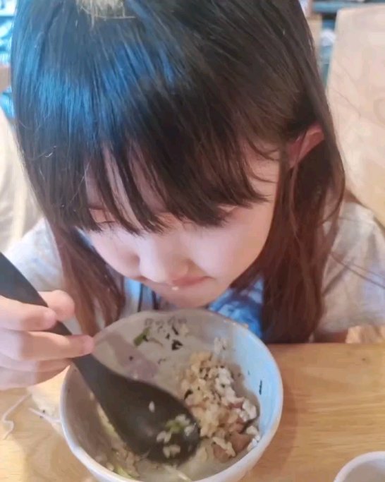 #여쪼꼬미쪼꼬미 
#여윤슬은여윤슬 
#2023첫눈