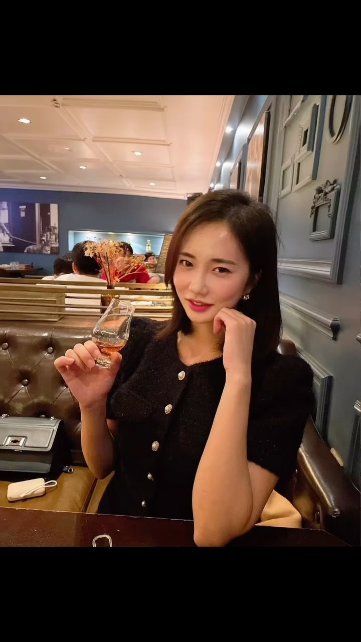 이때 사진보니 또 머리 길러야 할지🧐
#머리권태기 똑단발,숏컷,중단발
그것이 문제로다